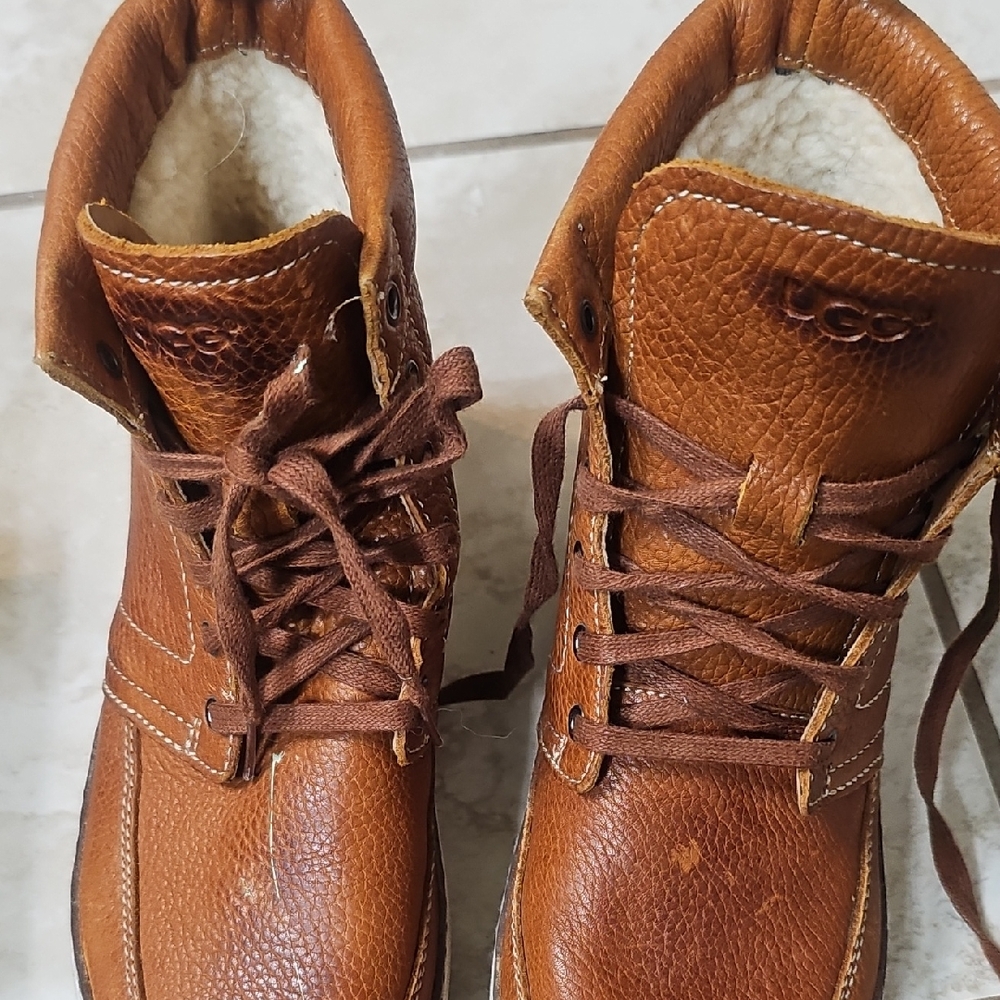 UGG Men's Tan Leather Lace-Up Boots